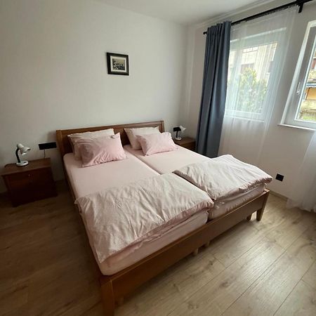 Cute Apartment Marla Art Close To Center พูลา ภายนอก รูปภาพ