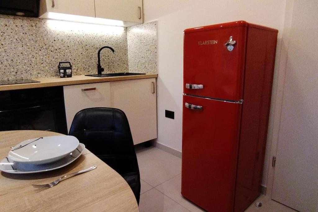 Cute Apartment Marla Art Close To Center พูลา ภายนอก รูปภาพ