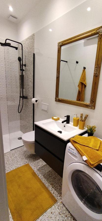 Cute Apartment Marla Art Close To Center พูลา ภายนอก รูปภาพ