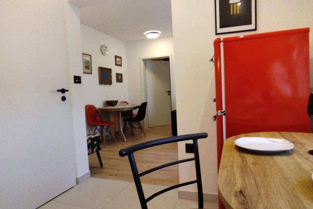 Cute Apartment Marla Art Close To Center พูลา ภายนอก รูปภาพ