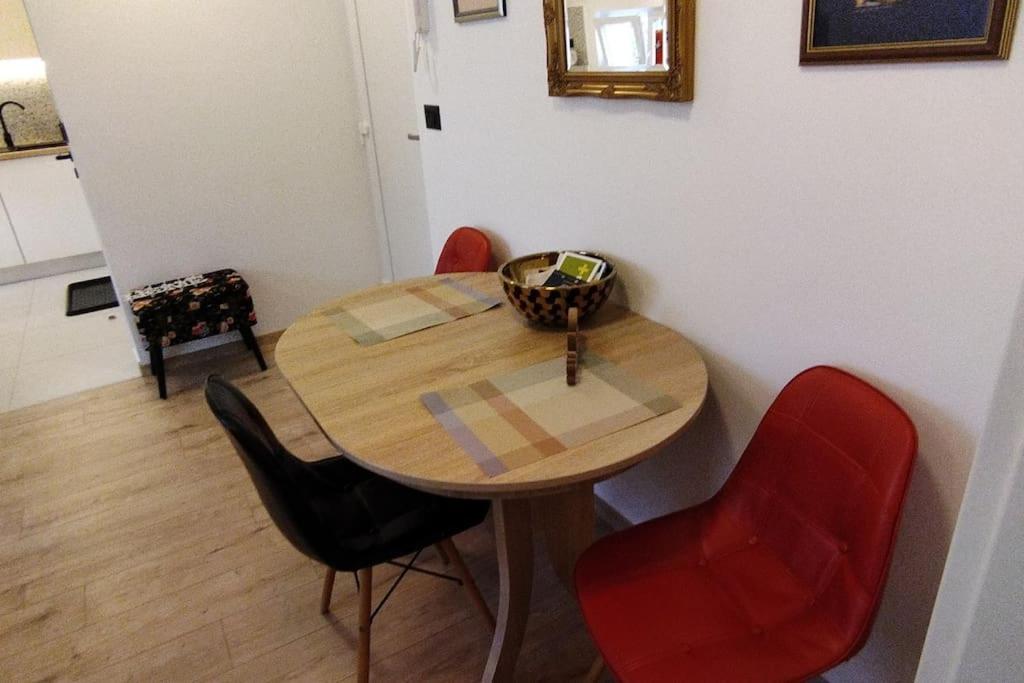 Cute Apartment Marla Art Close To Center พูลา ภายนอก รูปภาพ