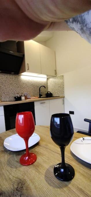 Cute Apartment Marla Art Close To Center พูลา ภายนอก รูปภาพ