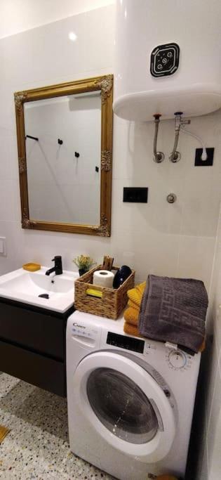 Cute Apartment Marla Art Close To Center พูลา ภายนอก รูปภาพ