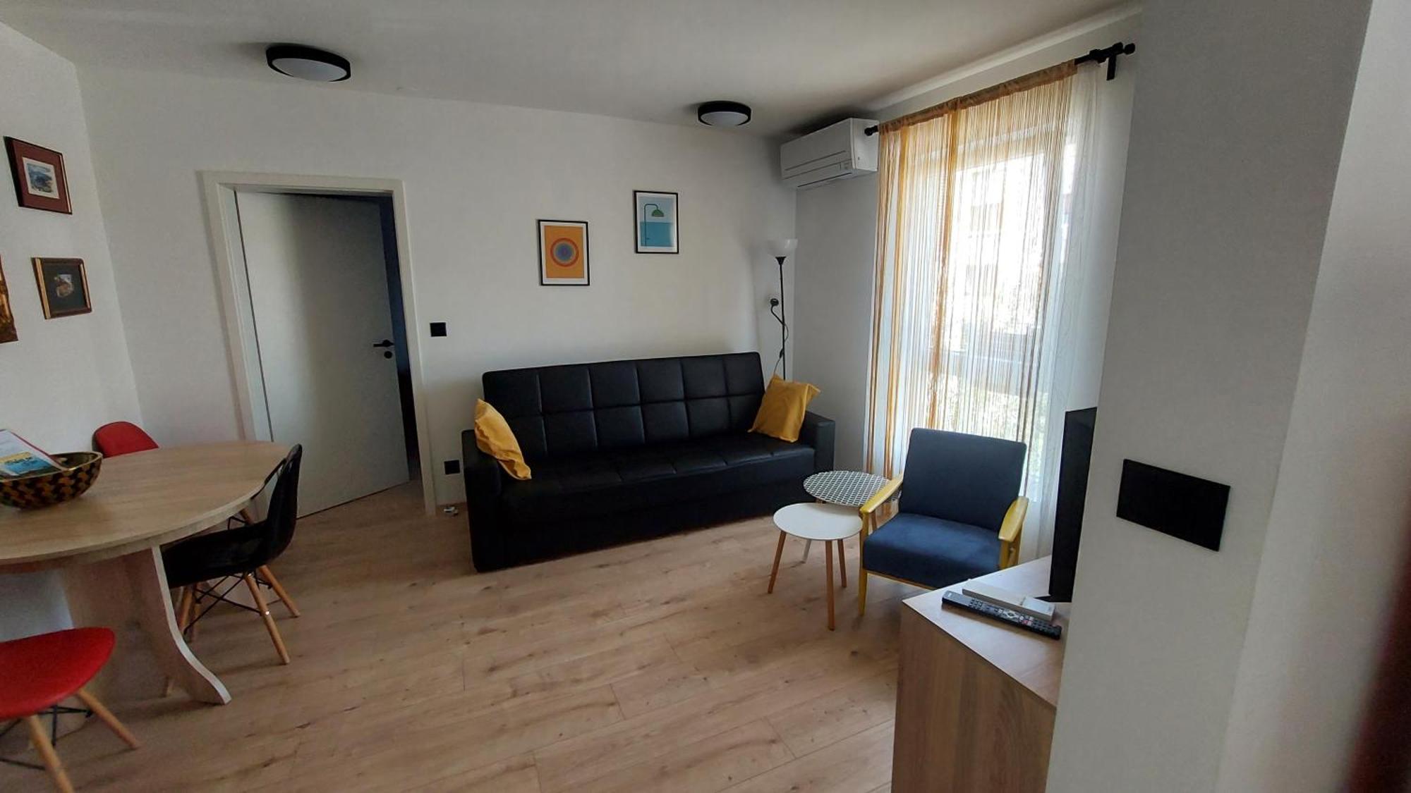 Cute Apartment Marla Art Close To Center พูลา ภายนอก รูปภาพ